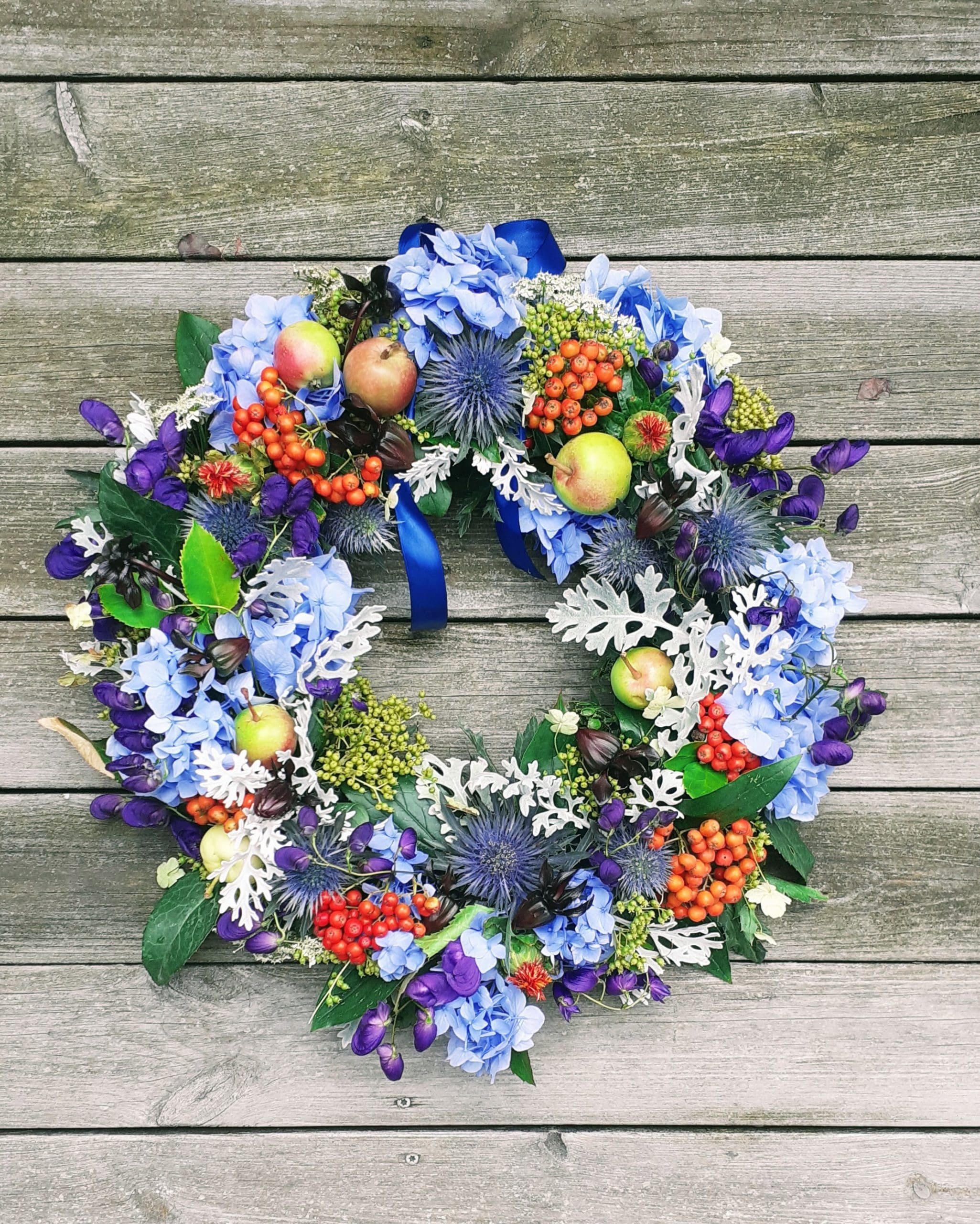 Bloomster | Blomster og Blomsterdekorasjoner | av Karolina Kraska | Blomsterkrans